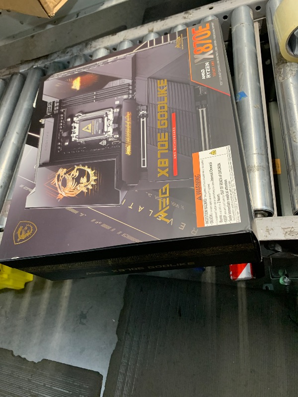 Photo 1 of ***(PARTS ONLY/ MISSING PARTS/ NON FUNCTIONAL)***MSI MPG Z690 Carbon WiFi Gaming Motherboard (ATX, 12th Gen Intel Core, LGA 1700 Socket, DDR5, PCIe 4, CFX, M.2 Slots, Wi-Fi 6E) 