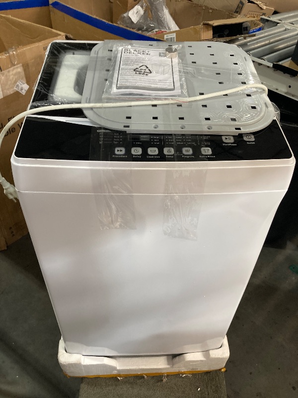 Photo 1 of **DENTED** BLACK+DECKER 1.7 Cu. Ft. Portable Washer, 11 lb. Capacity, BPWM16W, WhiteLPNPMEL2810315