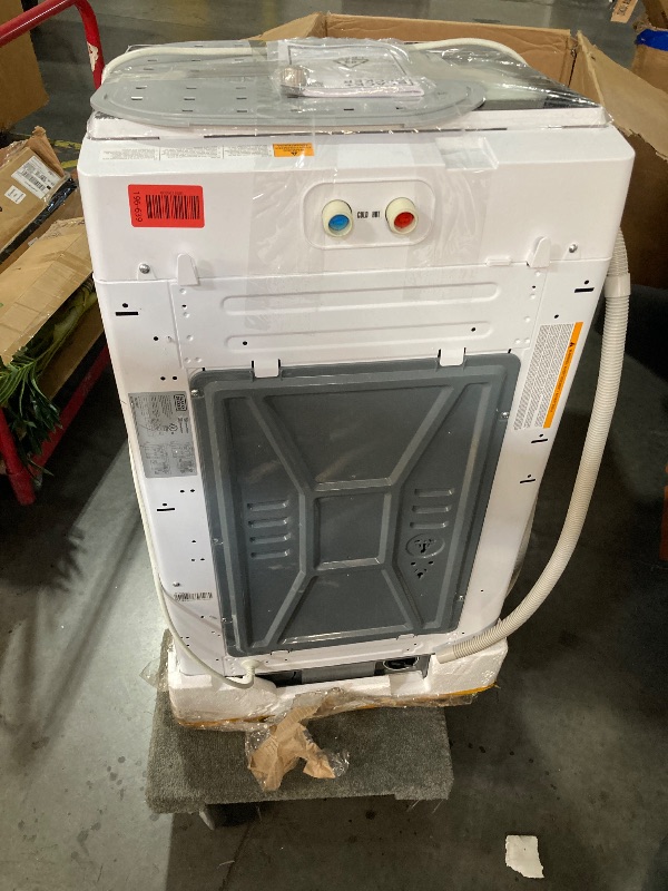 Photo 1 of **DENTED** BLACK+DECKER 1.7 Cu. Ft. Portable Washer, 11 lb. Capacity, BPWM16W, WhiteLPNPMEL2810315