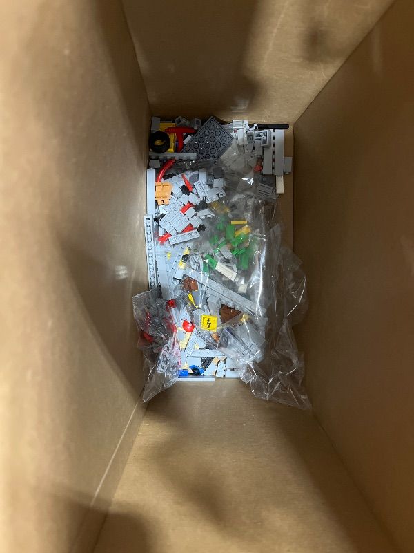 Photo 1 of **** CHECK COMMENTS**** LEGO Marvel Spider-Man Daily Bugle Building Sets for Adults - Display as Office or Bookshelf Decor - Gifts for Men & Women Fans - 25 Minifigures - 76178