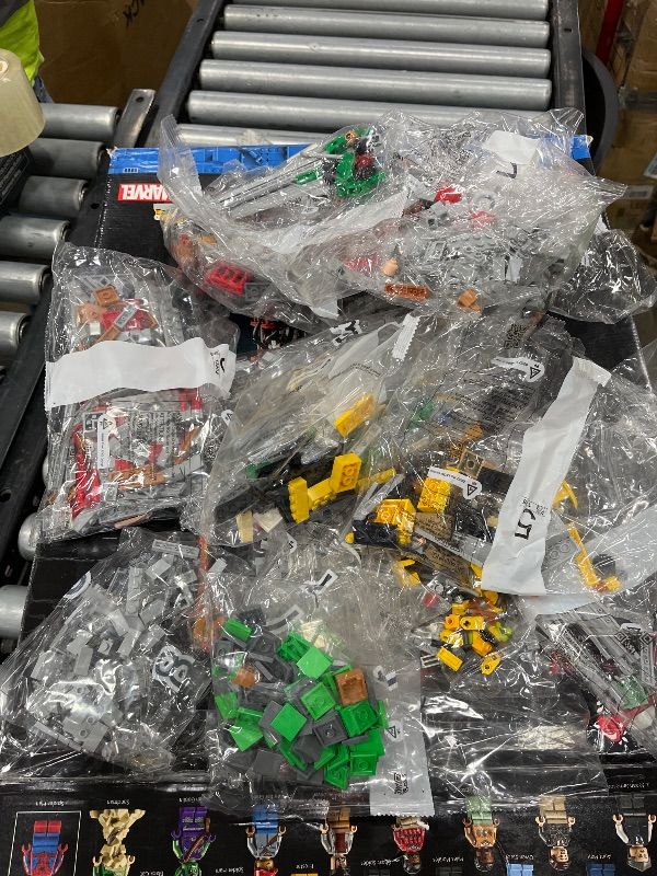 Photo 1 of **** CHECK COMMENTS**** LEGO Marvel Spider-Man Daily Bugle Building Sets for Adults - Display as Office or Bookshelf Decor - Gifts for Men & Women Fans - 25 Minifigures - 76178