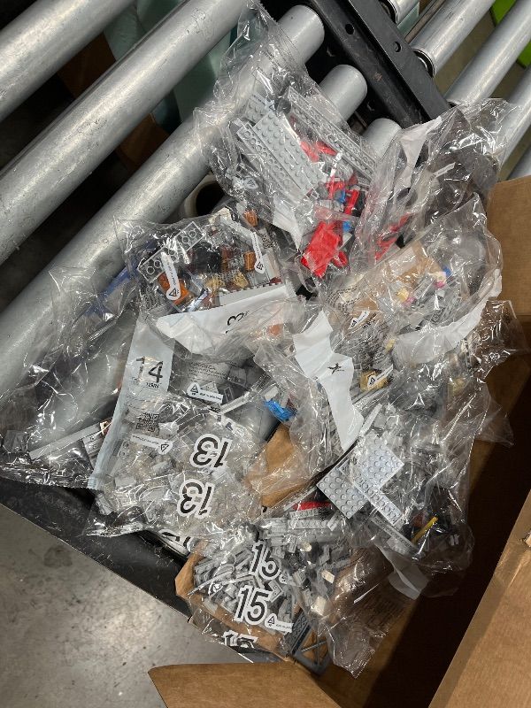 Photo 1 of **** CHECK COMMENTS**** LEGO Marvel Spider-Man Daily Bugle Building Sets for Adults - Display as Office or Bookshelf Decor - Gifts for Men & Women Fans - 25 Minifigures - 76178