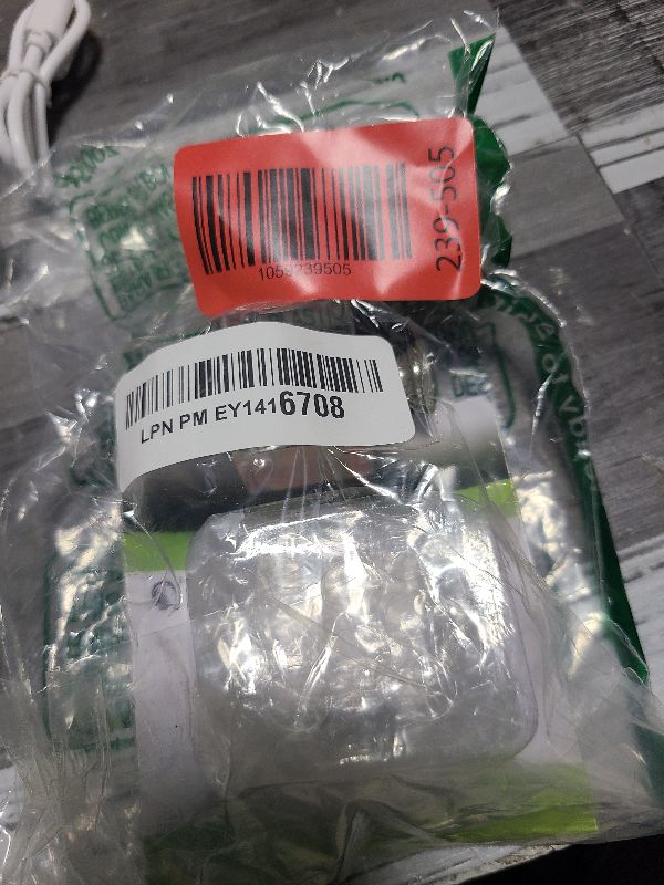 Photo 1 of 2 Pieces Cube Crystal Lamp Finial Clear Square Lamp Finial Cap Knob Top Knob with Chromed Base for Shade Decoration, 1-4/5 Inches Tall(Clear, Silver)