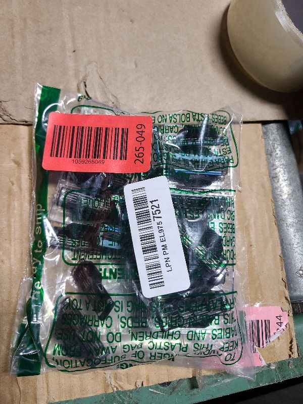 Photo 1 of 24 Pcs Razors Blades for Men,Razor Blades Refills Compatible with Mach 3 Handles,3-Layer Shaver Blades with Double Lubrication Strip Premium Quality Replacement Blades for for Daily Use