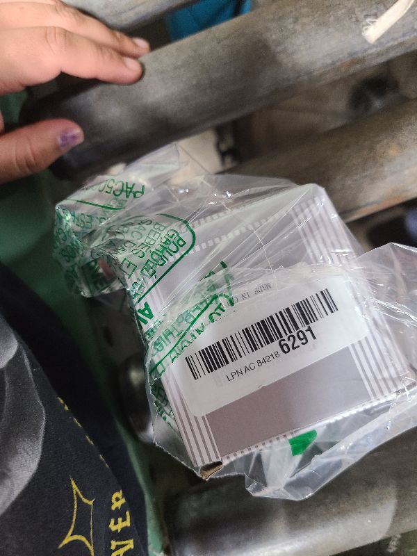 Photo 1 of 10512 Locking Fuel Gas Tank Cap with Keys for Hyundai Accent Santa Fe Tucson Sonata & Genesis G80 G90 & Kia Sportage Sorento Optima Forte Soul