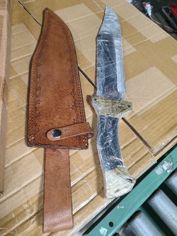 Photo 1 of Knife with leather sheath, Hunting knife with Wood Handle used for Bushcraft, Outdoor, Camping, Survival