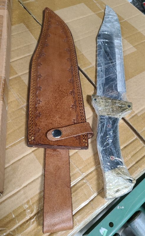 Photo 1 of Knife with leather sheath, Hunting knife with Wood Handle used for Bushcraft, Outdoor, Camping, Survival