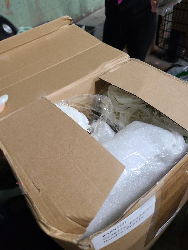 Photo 1 of 10 Sets Vintage Glass Vases Table Centerpiece with Rose Flower Farmhouse Centerpiece Clear Vases Decor for Engagement Party Bridal Shower Centerpieces Wedding Reception Decor