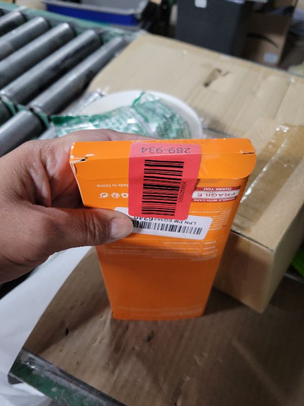 Photo 1 of [1-Second Auto-Install] QHOHQ 3 Pack Privacy Screen Protector for iPhone 17 Pro [6.3 Inch] + 1 Set Camera Lens Protector, 25° Anti Spy Tempered Glass, [12FT Military Grade Shatterproof], Case Friendly