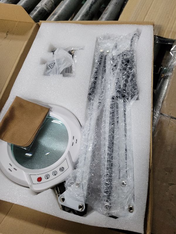 Photo 1 of 15X Magnifying Desk Lamp with Light, 5 Color Modes & Stepless Dimming, 3-Section Swing Arm with Clamp/Stand for Crafts/Jewelry Repair/Reading (84 LEDs, Real Glass Lens) (White)