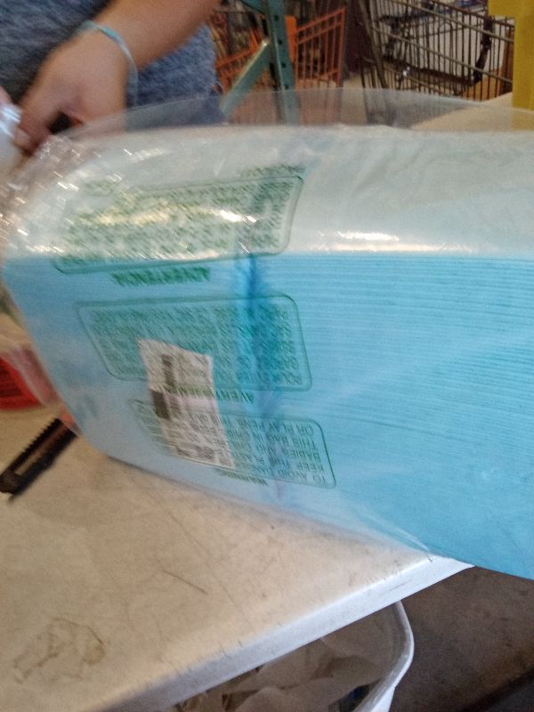 Photo 1 of (100 Pads) CalPalmy Ultra Absorbency Pet Toilet Training Pads 18" x 13" Moisture Locking Technology Turns Liquid into Gel - Perfect for Rabbits and Guinea Pigs