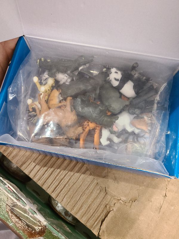 Photo 1 of 15 PCS Safari Animal Figurines with 15 Introducing Flashcards, Realistic Zoo Animal Figures Montessori Toys Science Educational Matching Game for Homeschool Preschool Toddler Kids