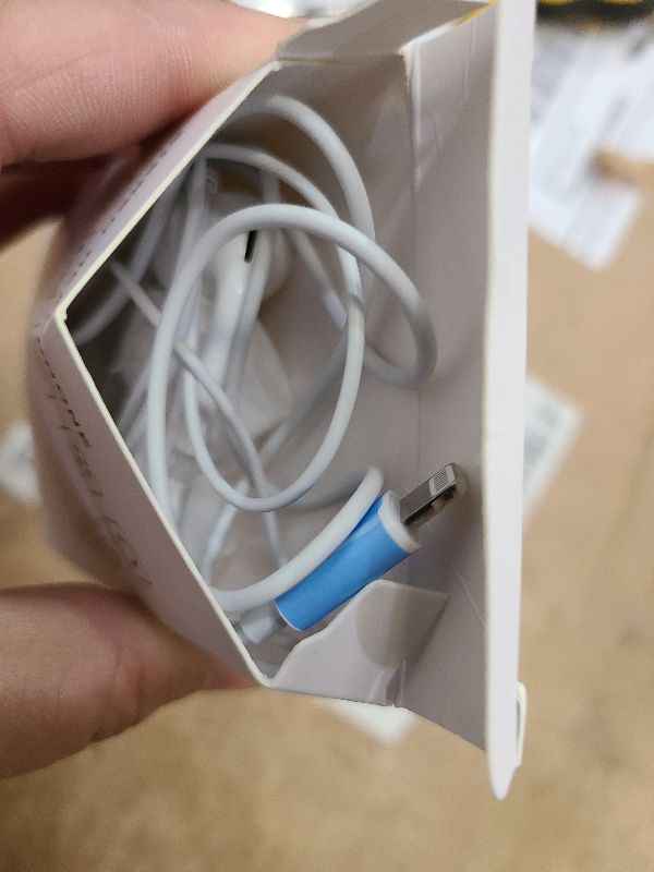 Photo 1 of 2 Packs- Wired Headphones for iPhone Earbuds Built-in Microphone & Volume Control Nosie Reduction Headsets Compatible with iPhone 14/13/12/11/XR/XS/X/8/7/SE/Pro/Pro Max/Support All iOS System