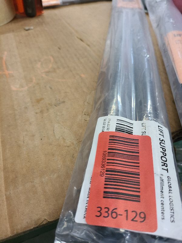 Photo 1 of 2Pcs 22.52 In Rear Back Lift Supports Compatible With TOYOTA 2010-2018 4RUNNER liftgate tailgate Hatch trunk Struts 10 11 12 13 14 15 16 17 18