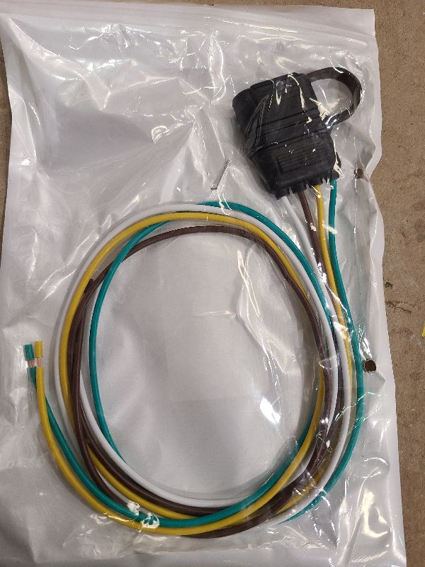 Photo 1 of 25 Inch 4-Way 4 Prong Trailer Wiring Harness Plug Male End Replacement Connector for Trailer Hitch Wire Multi-Purpose Ship Lamp Dust Cover with Trailer Side 4-Pin Trail Lamp Plug