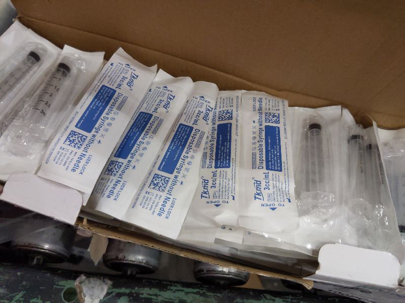 Photo 1 of 100PCS 3ml 3cc Syringe No Needle Plastic Syringe for Pets Oral, Refilling, Oil, Liquids Glue Applicator, Measuring, Without Cap
