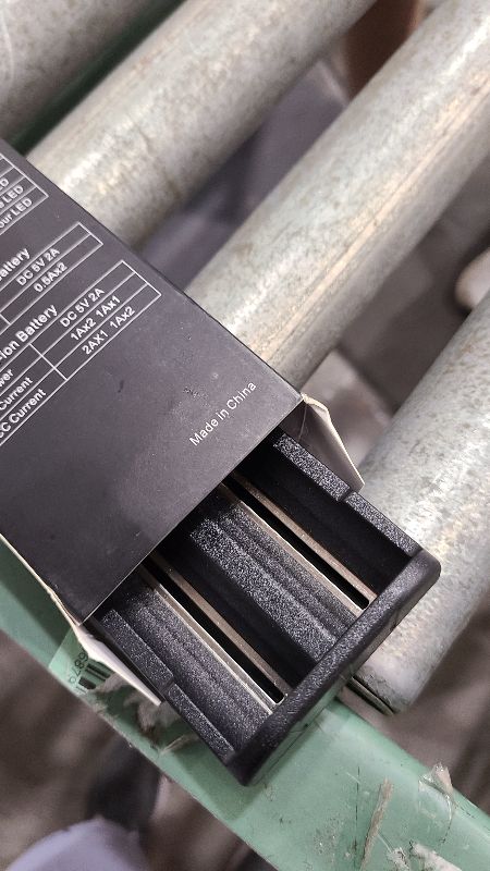 Photo 1 of 2 Slots Smart Charger Universal Intelligent LED Battery Charger 18650 Compatible with Most 3.6V/3.7V Li-Ion and Ni-MH Ni-Cd 1.2V A AA AAA C SC F6 Rechargeable Batteries Current 1.0A 2.0A Optional