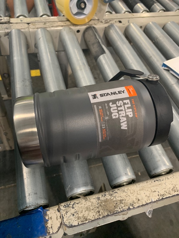 Photo 1 of **Broken Lid** Stanley IceFlow Flip Straw Jug with Handle 40 oz| Twist On Lid and Flip Up Straw | Leak Resistant for Travel and Sports | Insulated Stainless Steel |BPA-Free |Charcoal