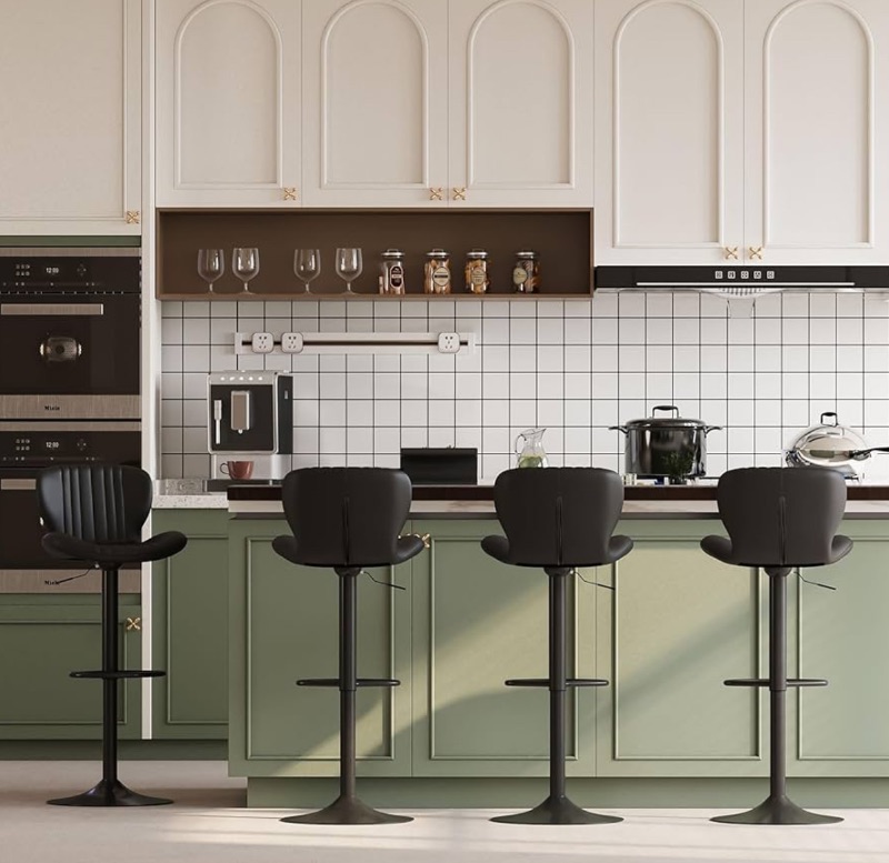 Photo 1 of *** SIMILAR IMAGE UNKNOWN SIZE OR MODEL UNKNOWN MISSING JAMFLY Bar Stools Set of 4, Leather Adjustable Barstools Counter Height Modern Bar Stools, Island Chairs Set of 4 for Kitchen, Black
Amazon's Choice
