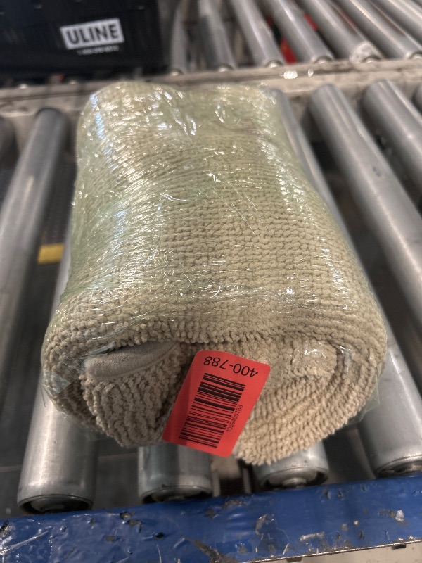 Photo 1 of *** SIMILAR IMAGE UNKNOWN SIZE OR BRAND***CHEZARTEMIS Luxury Quick Dry Non-Slip Bathroom Rugs?17'' x 24'' Beige? Highly Absorbent Washable and Ultra Soft, Extra Thick Fluffy Bath Mats for Shower/Kitchen/Bathtub Floor