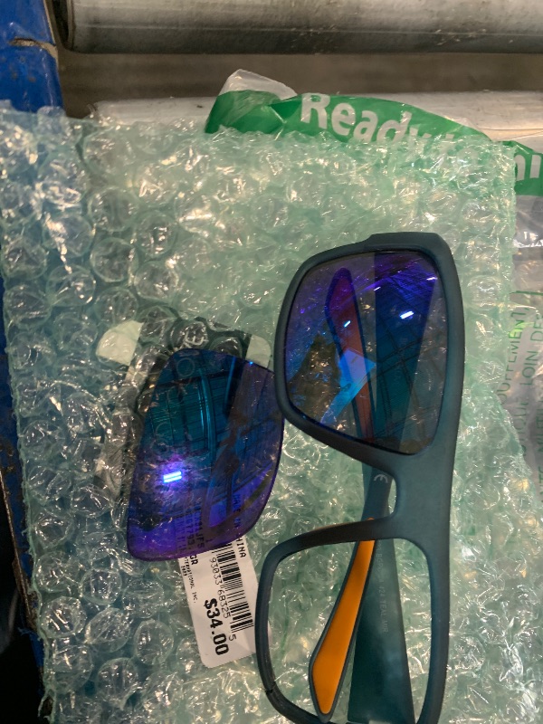 Photo 1 of ** VERY USED/ DAMAGE ** Body Glove Sea Breeze Sunglasses Rectangular, Green, 59 mm