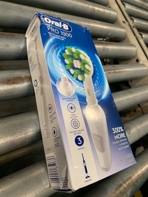 Photo 1 of ** FACTORY SEALED ** Oral-B Pro 1000 Rechargeable Electric Toothbrush, White