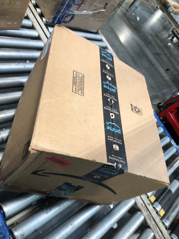 Photo 1 of ** used** kubvici Plant Pots for Indoor Plants, 2 Pack 10 Inch Plant Pot Plastic Flower Pots Planters with Drainage Saucer for Indoor Outdoor Garden Home (10" White)