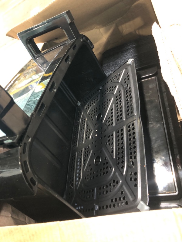 Photo 1 of ** VERY USED/ UNTESTED****Elite Gourmet EAF1055D Dual Zone Air Fryer Oven, 11QT. Capacity with Divider, Sync Finish, Dishwasher Safe Basket, 10 Preset Functions, 1600-Watts, with Recipe Booklet, Black