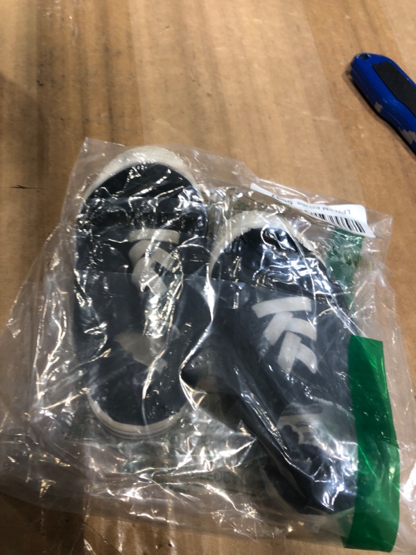 Photo 1 of ***used***dirty***icosylify Toddler Shoes 0-4 yrs Kids Canvas Sneakers Unisex for Boys and Girls Toddlers Slip-on Sneakers Comfortable Skin-Friendly Breathabl Causal Running Shoes Black