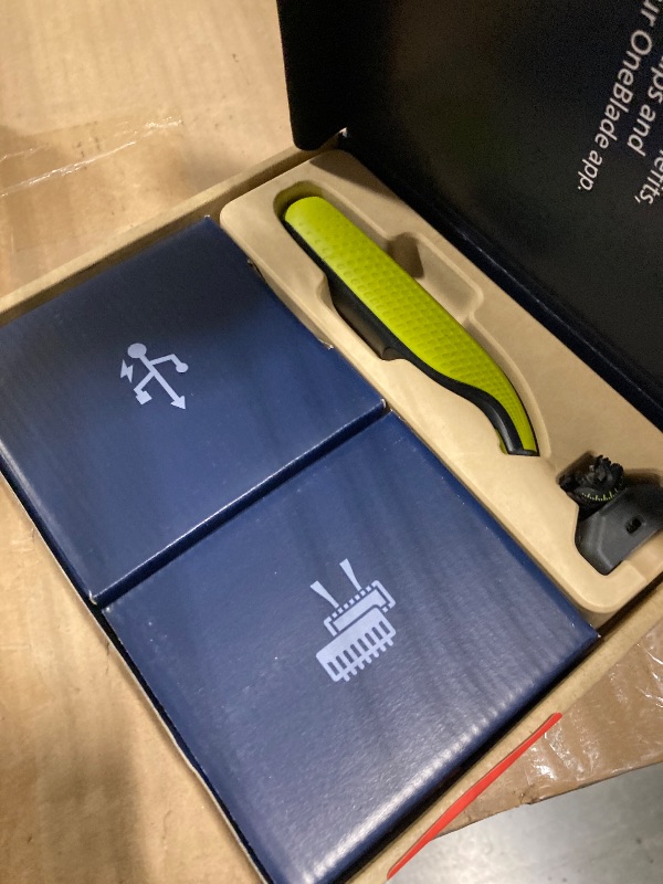 Photo 1 of ** USED** Philips Norelco OneBlade 360 Hybrid Face, Electric Beard Trimmer and Shaver, with 360 Blade Technology, 1x 360 Blade for Face, 5in1 Adjustable Comb, Model QP2724/90