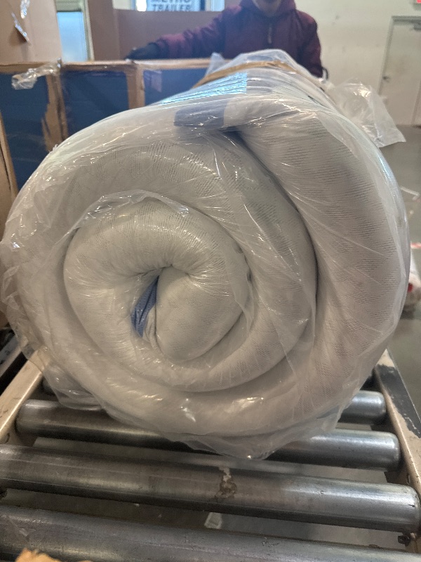 Photo 1 of ** NEW** ZINUS 12 Inch King Cooling Essential Memory Foam Mattress [NewVersion], Fiberglass Free, Medium Feel, Breathable Cooling Layers, Certified Safe Materials