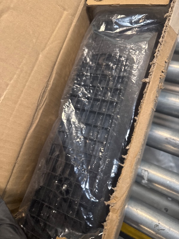 Photo 1 of ** USED** ?Wider Style? RAUBAY Large Collapsible Black Backdrop Screen Portable Retractable Panel Photo Background with Stand for Video Conference, Photographic Studio, Streaming