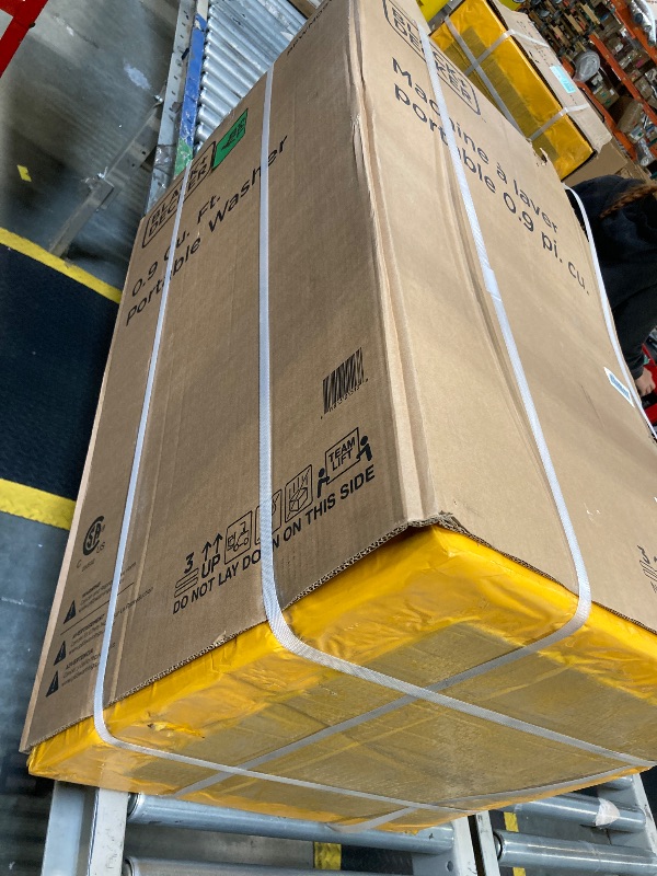 Photo 1 of ** DAMAGE MINOR / FUNCTIONAL TESTED ** ** BLACK+DECKER 0.9 Cu. Ft. Portable Washer, 6.6 lb. Capacity Washing Machine for Homes & Apartments, 5 Wash Cycles, Quick Connect Sink Adapter and Drain Hose Included, Transparent Lid, BPWM09W, White