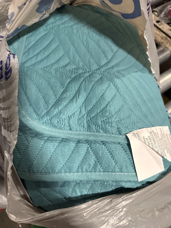 Photo 1 of ** USED** Whale Flotilla Elegant Extra Soft Quilts Queen Size, 3-Piece Lightweight Modern Geometric Full Queen Quilt Bedding Set Bedspread Coverlet for All Seasons, Turquoise