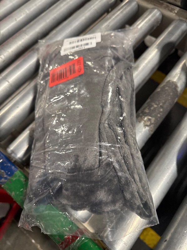 Photo 1 of ** TWO PIECES** BEDELITE Flannel King Size Pillow Cases Set of 2, Super Soft Fleece Pillowcases with Zipper for Bedroom, Sofa, Couch,Luxury Cozy Fuzzy Velvet Pillow Shams for All Seasons(20x36 Inches,Dark Gray)