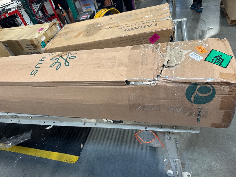 Photo 1 of ** NEW / NO RETURNS ** ZINUS 8 Inch Foam and Spring Hybrid Mattress [New Version], Queen, Fiberglass Free, Medium Firmness, Durable Support, Certified Safe Foams & Fabric, Mattress in A Box