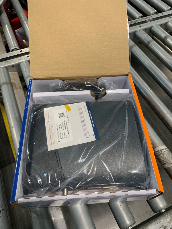 Photo 1 of ***used*** TP-LINK TC-w7960- Cable Modem Router Combo - Fast DOCSIS 3.1 Multi-Gigabit WiFi 6 (AX3000), Approved for Comcast Xfinity, Cox, Spectrum & More, 1.2 Gbps Max Speeds, 2x2 OFDM