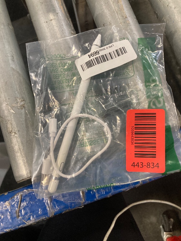 Photo 1 of ***USED****Active Stylus Pen Compatible with Apple,Stylus Pens for Touch Screens,1.5mm Fine Point Digital Pen,Rechargeable Stylus for iPad/iPad Pro/Air/Mini/iPhone/Samsung/Tablet Drawing&Writing (White)