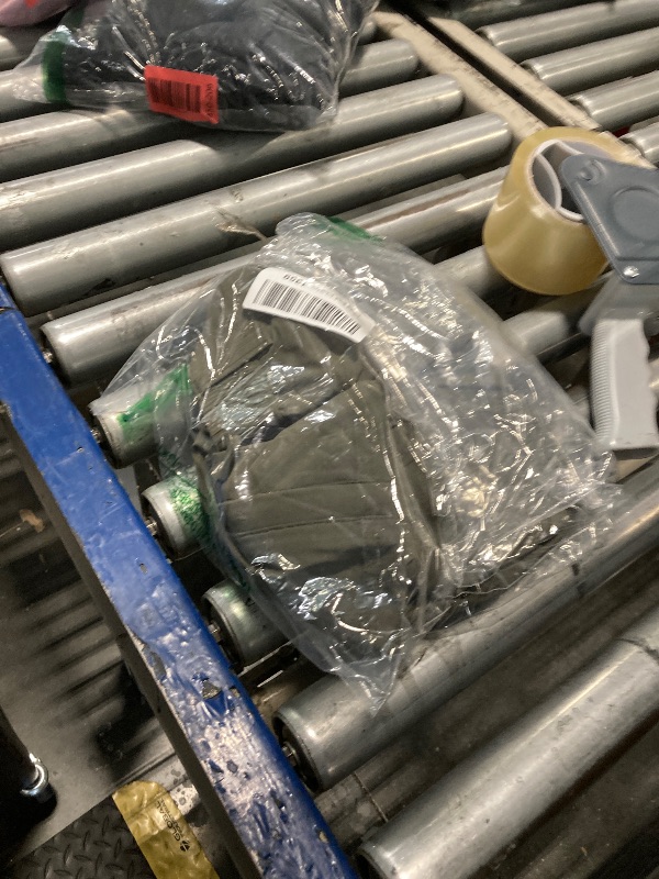 Photo 1 of **MINOR DAMAGE(HAS A HOLE, SHOWN IN PHOTO)**TACVASEN Mens 10" Cargo Shorts Hiking Quick Dry Lightweight Water Resistant Golf Workout Shorts with Pockets Army Green