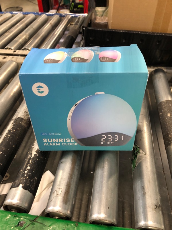 Photo 1 of *****ALARM DOSENT WORK****EASYERA Sunrise Alarm Clock Sound Machine, Upgraded Backlit Buttons, 26 Soothing Sounds, White Noise Machine Night Light, Bluetooth Speaker Wake Up Light for Bedroom, Heavy Sleeper, Adults, Kids