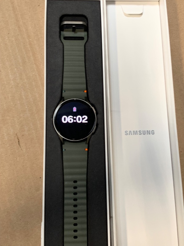 Photo 1 of **LOCKED** Samsung Galaxy Watch 7 40mm Bluetooth AI Smartwatch w/Energy Score, Wellness Tips, Heart Rate Tracking, Sleep Monitor, Fitness Tracker, 2024, Green [US Version, 1Yr Manufacturer Warranty]