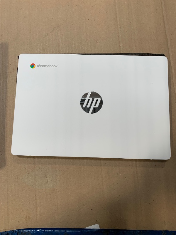 Photo 1 of **Chrome OS is MISSING ** HP Chromebook 11-inch Laptop - Up to 15 Hour Battery Life - MediaTek - MT8183 - 4 GB RAM - 32 GB eMMC Storage - 11.6-inch HD Display - with Chrome OS™ - (11a-na0021nr, 2020 model, Snow White)