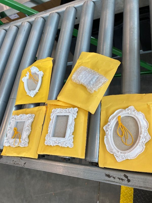 Photo 1 of *Missing Parts*
Leinuosen 4 Pcs Refrigerator Mini Frames Magnetic Vintage Picture Display with Back Small Antique Picture Frames with Hooks and Rope Refrigerator Magnets Photo Display Christmas Decor (White)