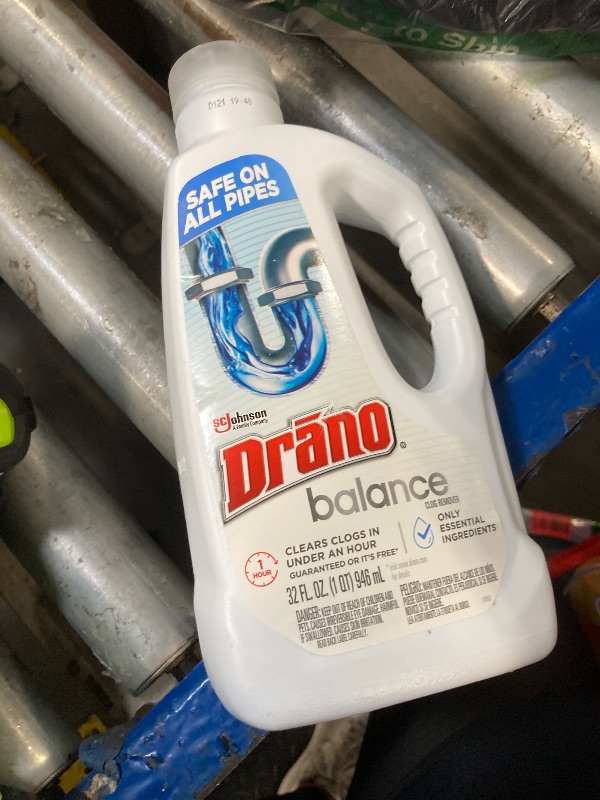 Photo 1 of Drano Balance Drain Clog Remover and Cleaner, Non-Corrosive Formula, Safe on All Pipes and Septic Tanks, Formulated Using Only Essential Ingredients, 32 Fl Oz