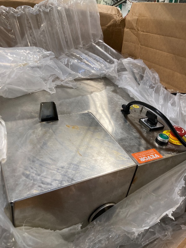 Photo 1 of ******WORKING GOOD****** VEVOR Electric Sugar Cane Juicer, 800W Sugarcane Juicer Machine with 661LBS/H High Output, 4 Stainless Steel Roller, Auto Roller Pressure Adjustment Sugarcane Juice Press Extractor for Home/Commercial