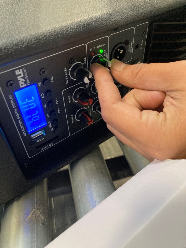 Photo 1 of *********WORKS EXCELLENT/ EXCELLENT SOUND*************** Pyle Portable Bluetooth PA Speaker System - 3-Way Active & Passive Outdoor Bluetooth Speaker Portable PA System w/ Microphone In, Party Lights, FM Radio - Tripod, Remote - Pyle PS65ACT,Black