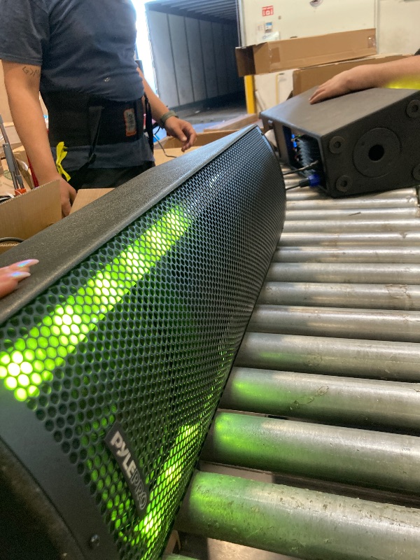 Photo 1 of *********WORKS EXCELLENT/ EXCELLENT SOUND*************** Pyle Portable Bluetooth PA Speaker System - 3-Way Active & Passive Outdoor Bluetooth Speaker Portable PA System w/ Microphone In, Party Lights, FM Radio - Tripod, Remote - Pyle PS65ACT,Black