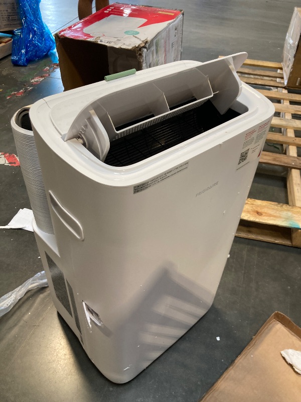 Photo 1 of *********works well********* Frigidaire 4-in-1 Smart Portable Room Air Conditioner with Wi-Fi & Supplemental Heat 14,000 BTU (ASHRAE) / 10,000 BTU (DOE), Cools Up to 700 Sq. Ft., Quiet Operation, White