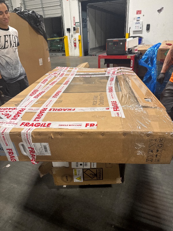 Photo 1 of ******IT WORKS PERFECTLY******* SYLVOX 75 inch Full Sun Outdoor TV Smart Waterproof TV 4K Ultra High-Resolution 2000nits,7x16(H) Support Bluetooth Wi-Fi Suitable for Partial Sun or Strong Light Area(Pool Series)