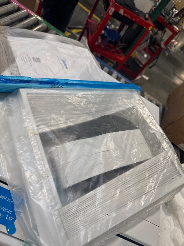 Photo 1 of **********It has no control but it works perfectly and cools immediately************** Midea 12,000 BTU Smart Inverter Air Conditioner Window Unit with Heat and Dehumidifier – Cools up to 550 Sq. Ft., Energy Star Rated, Quiet Operation, Electronic Control